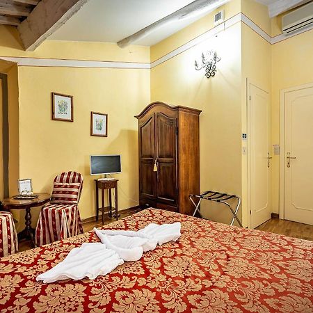 Antica Dimora Patrizia Hotel Montecarlo Luaran gambar