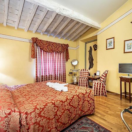 Antica Dimora Patrizia Hotel Montecarlo Luaran gambar